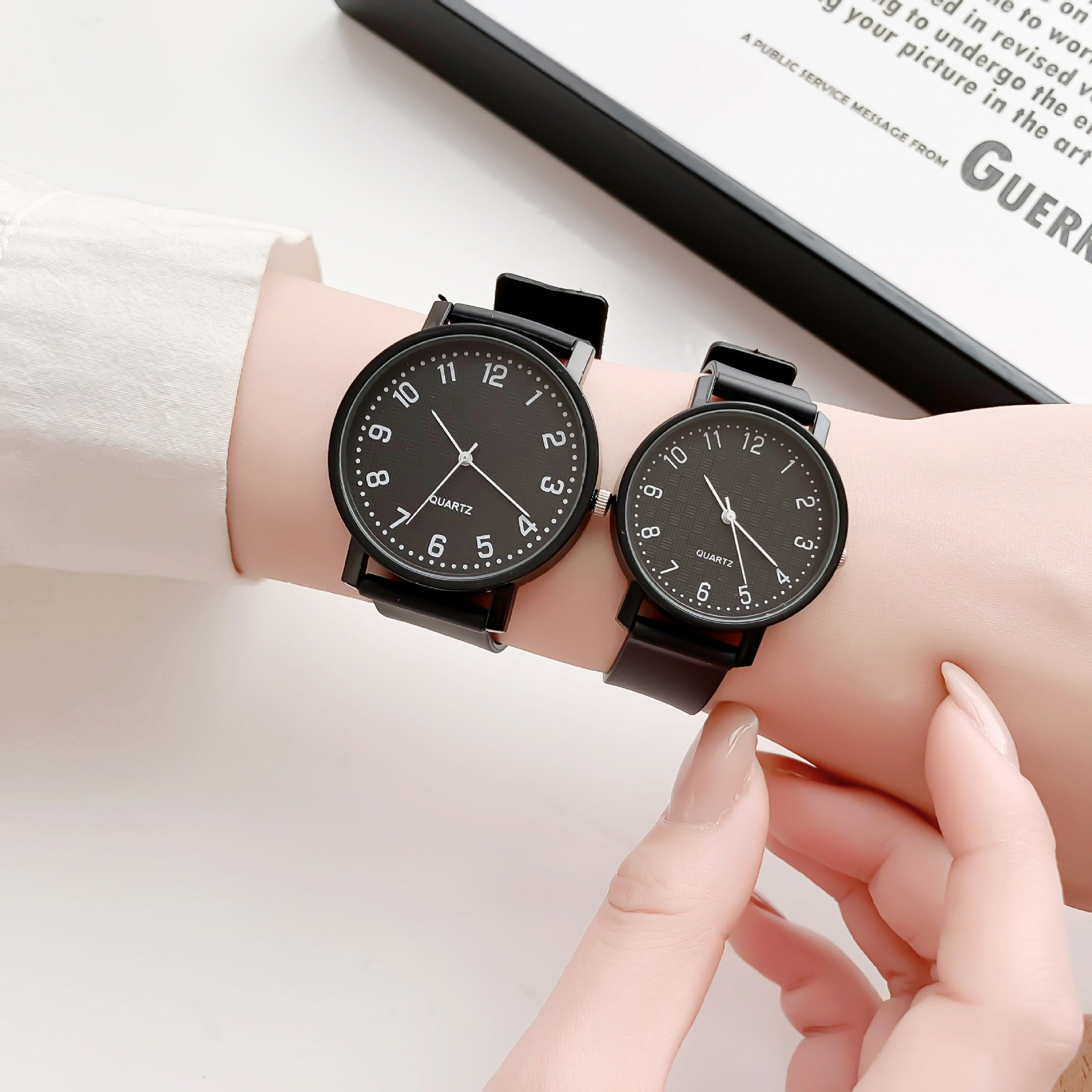 Simple Black Watch Quartz Watc - огляд і ціна Ladies Luxury Watch